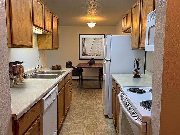 5th image of 1401 14th Ave E #10