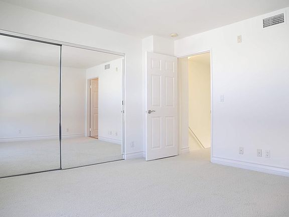 4th image of 11611 Idaho Ave Unit 11611