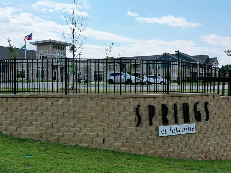 Springs at Lakeville — Photo 44