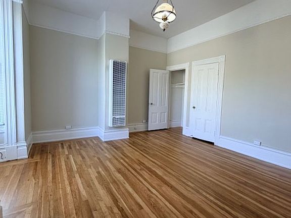 3rd image of 1185-87 Oak St