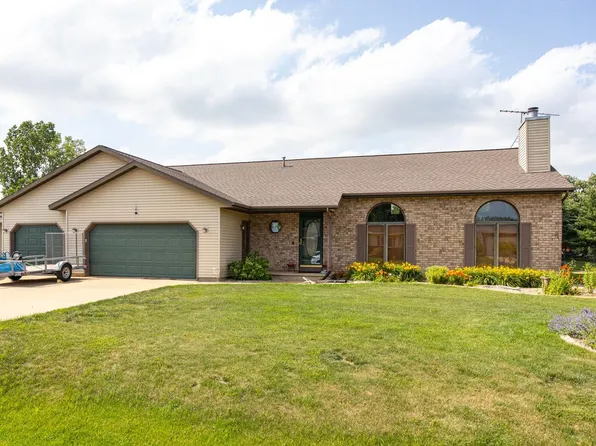 3318 Creek Side Dr, Oshkosh, WI 54904
