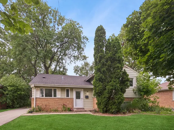 810 Clover Ct, Glenview, IL 60025