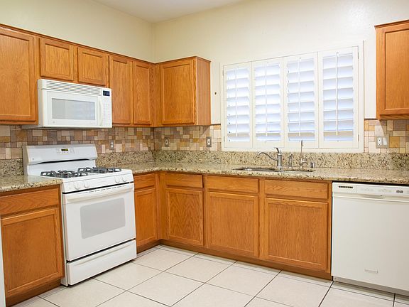 4th image of 8324 W Pima St