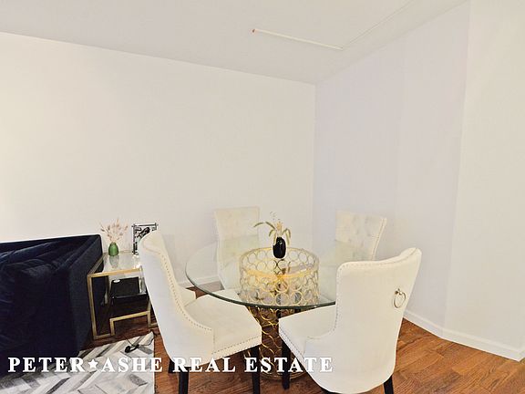 4th image of 117 E 57th St #2627C