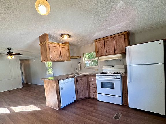 2nd image of 215 N Johnson Ave #11