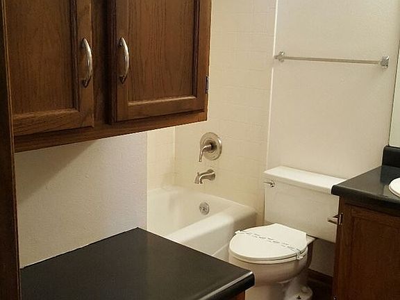5th image of 800 Foxcroft Ct APT 186