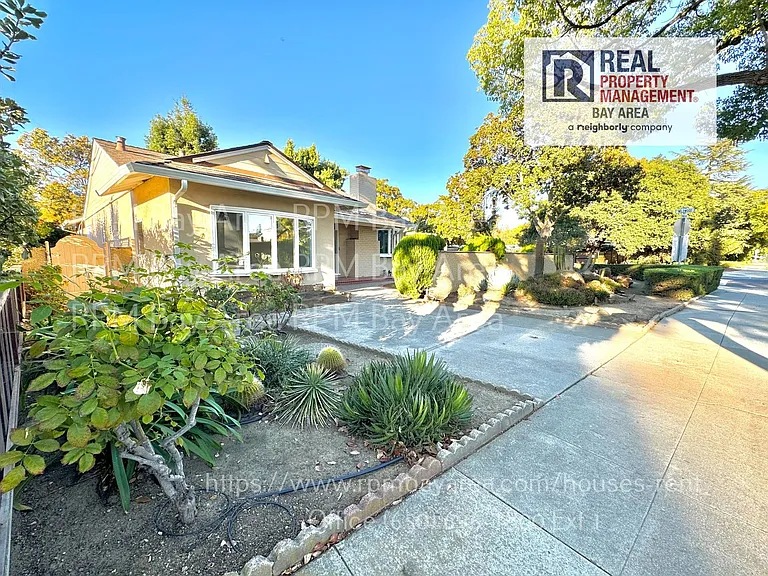 1087 Embarcadero Rd — Photo 4