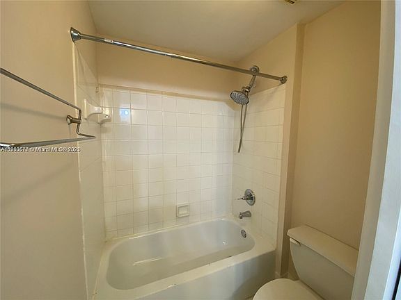 5th image of 6944 SW 39th St APT B107