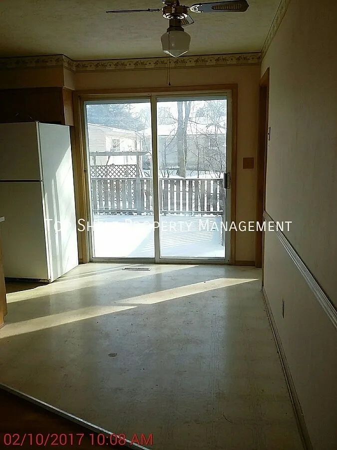 3 bed, 900 sqft, $1,195 — Photo 4