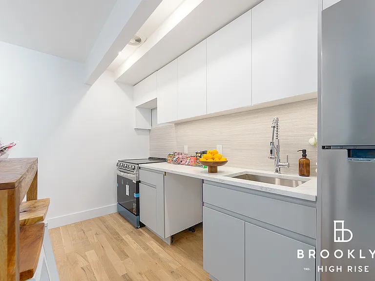 2667 Fulton St #3P — Photo 4