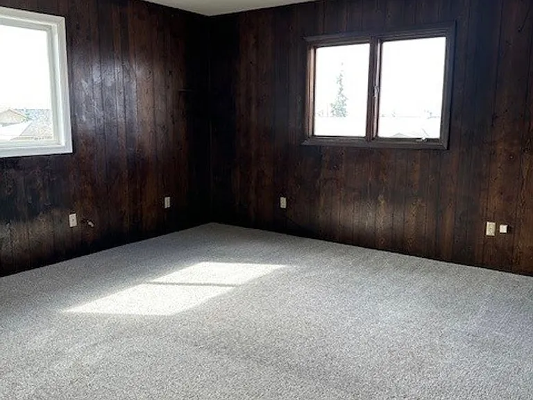43 — Photo 27