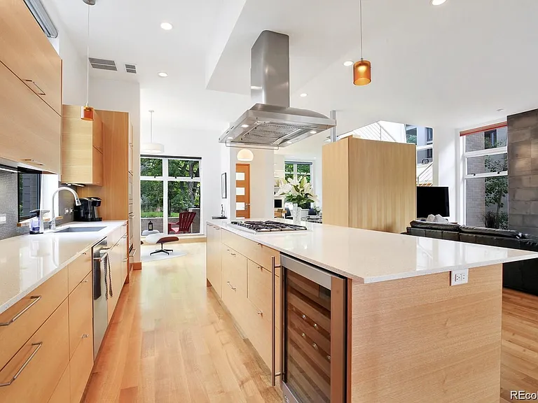 947 S Gilpin St #R — Photo 16