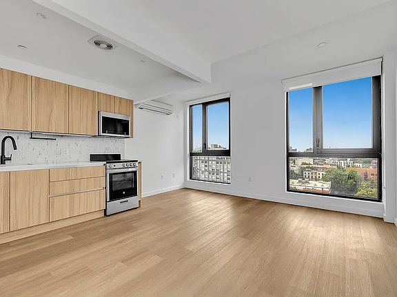 2nd image of 1010 Pacific St #930