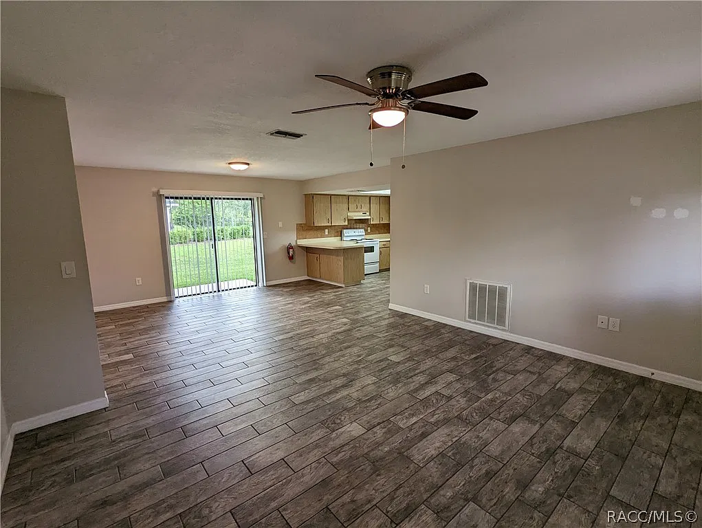 2 bed, 2.0 bath, 1079 sqft, $1,700 — Photo 4