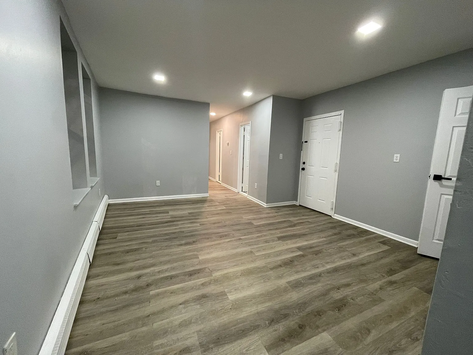 3 bed, 1000 sqft, $2,350 — Photo 2