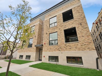 2414 N Sawyer Ave #3B, Chicago, IL, 60647