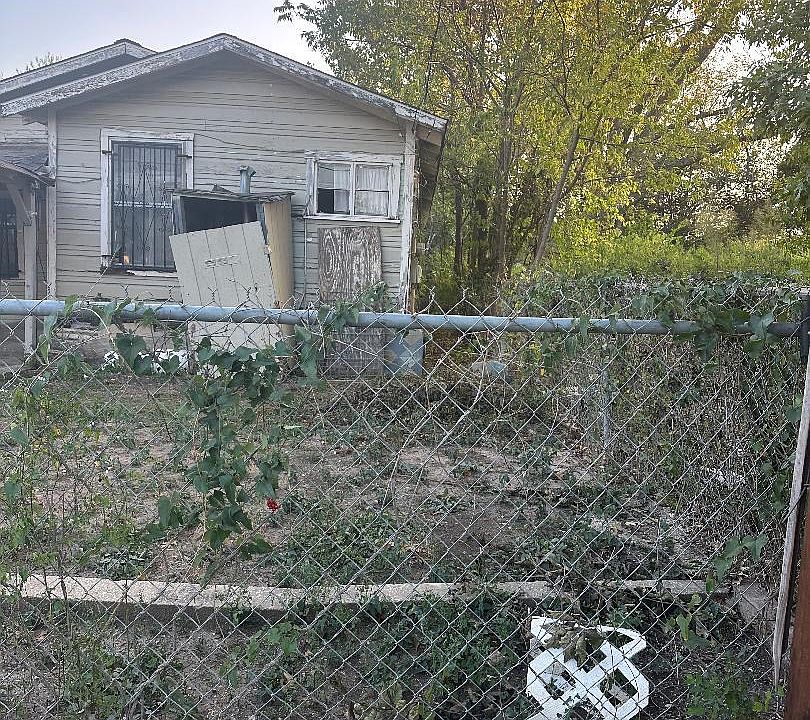2nd image of 4012 San Fernando St