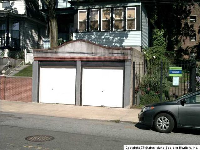 1st image of 141 Westervelt Ave