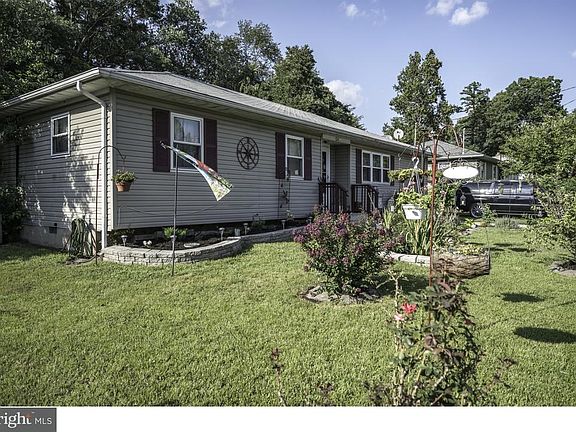 3rd image of 134 Almond Ave