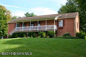 1st image of 303 Cherokee Dr