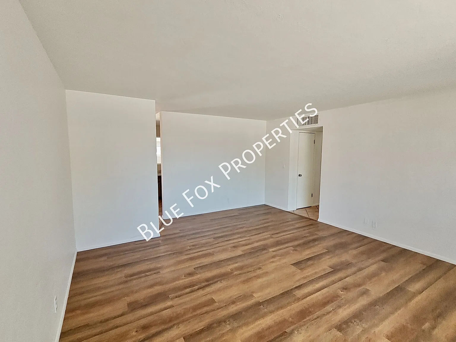 3857 East Edison Place — Photo 4