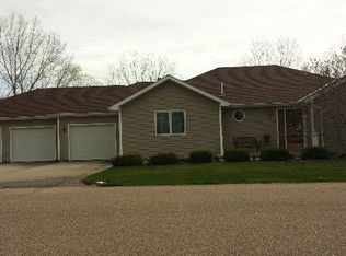 48 Sonja Dr, Doniphan, NE 68832
