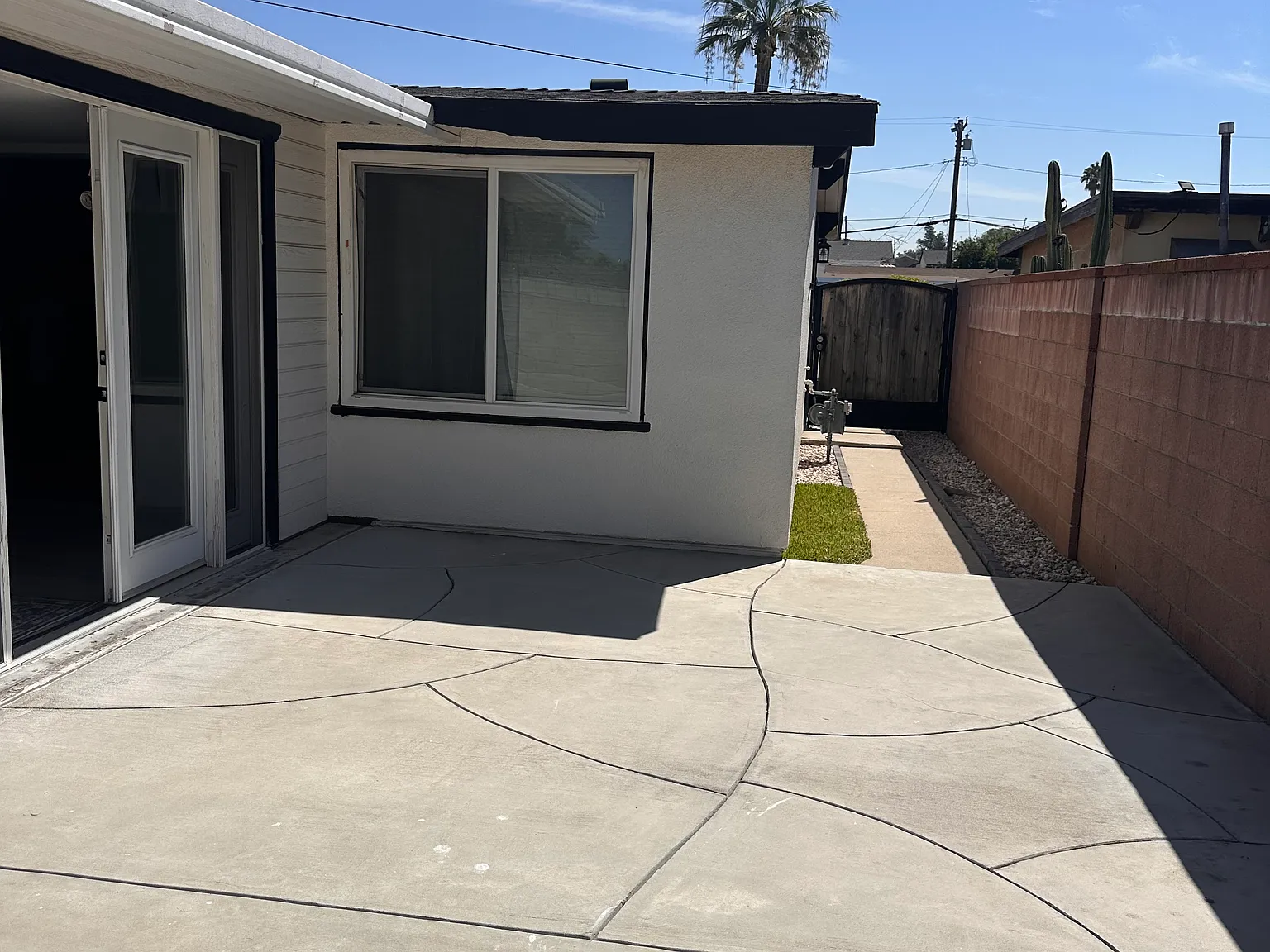 3 bed, 1175 sqft, $3,900 — Photo 2