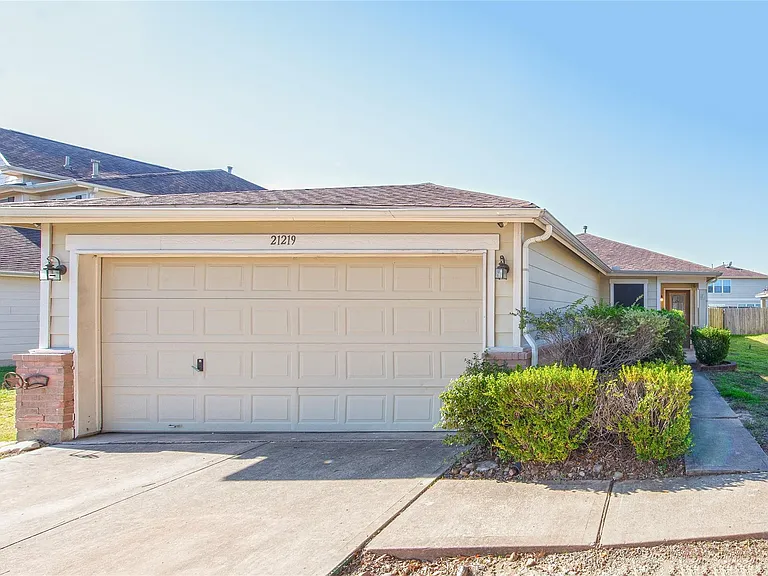 21219 Misty Brook Bend Ln — Photo 1