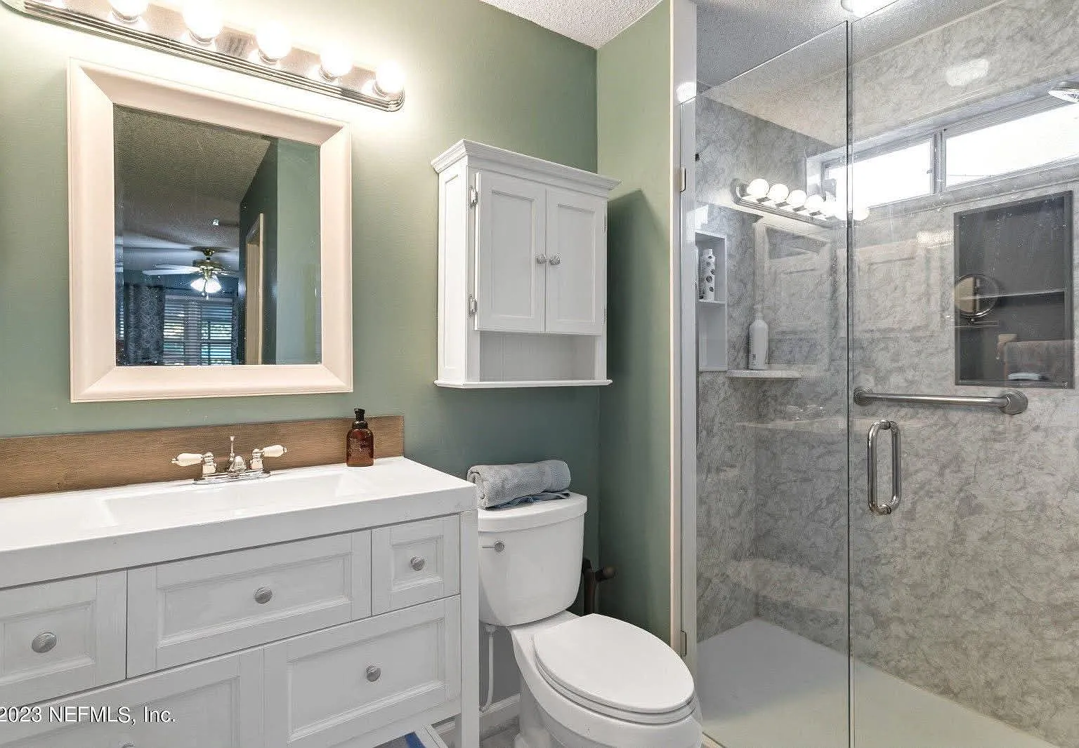 4 bed, 2.0 bath, 1560 sqft, $1,183 — Photo 2