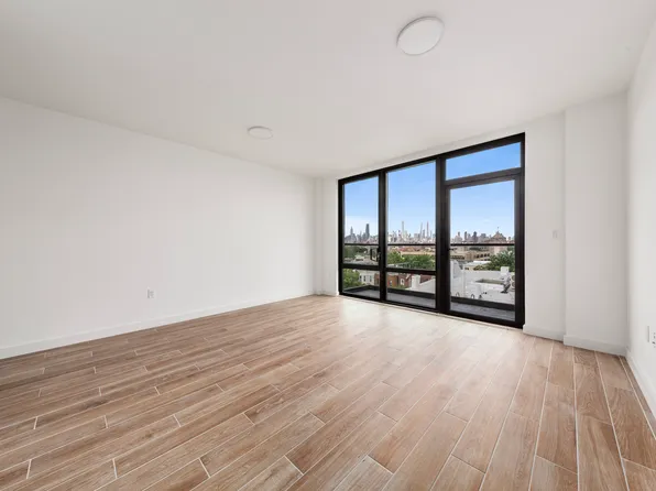 32-24 Steinway Street image 6 of 14