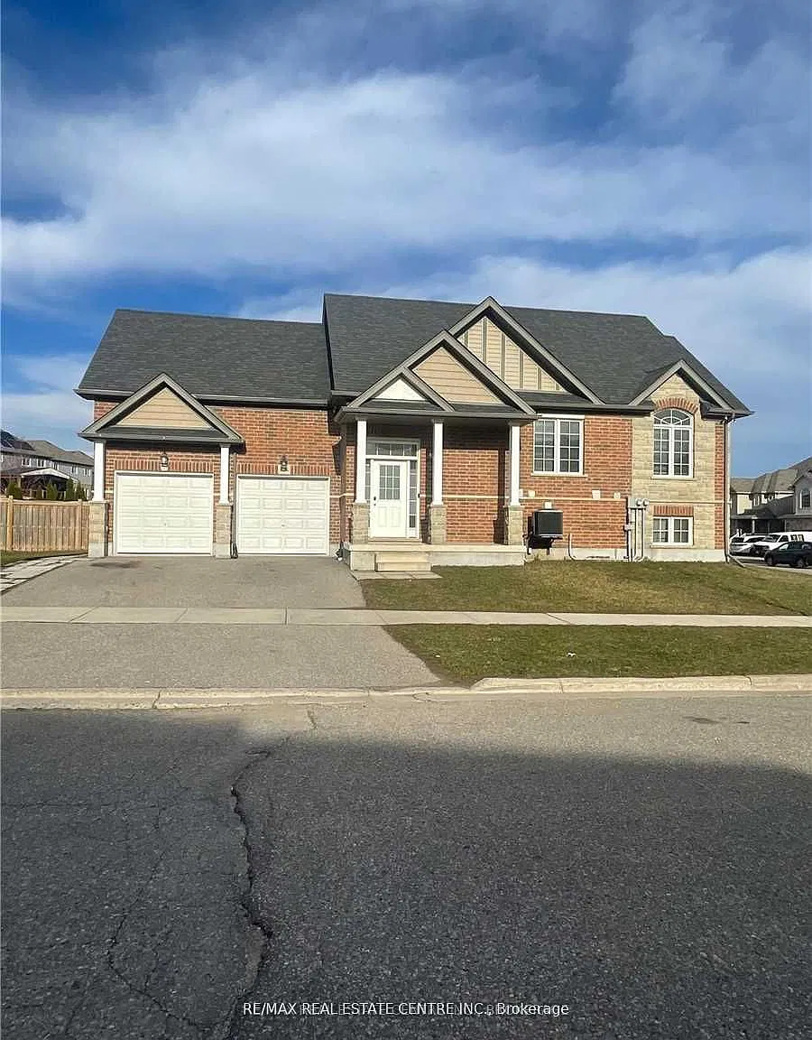 3 bed, $3,199 — Photo 1