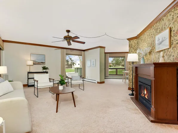 2495 Canabury Dr APT 126, Little Canada, MN 55117