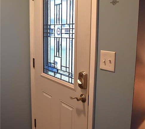 3rd image of 912 Sharon Dr