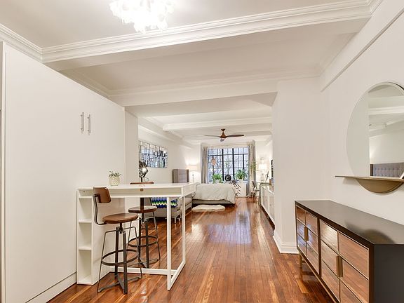 4th image of 320 E 42nd St APT 309