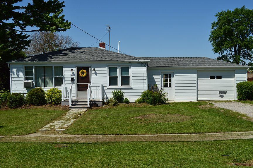1st image of 320 Antwerp Dr