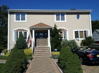 725 Hamilton Ave, Ridgefield, NJ 07657