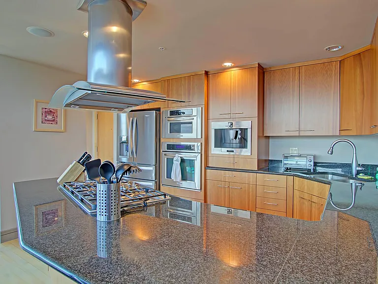 417 E Kiowa St #1206 — Photo 6