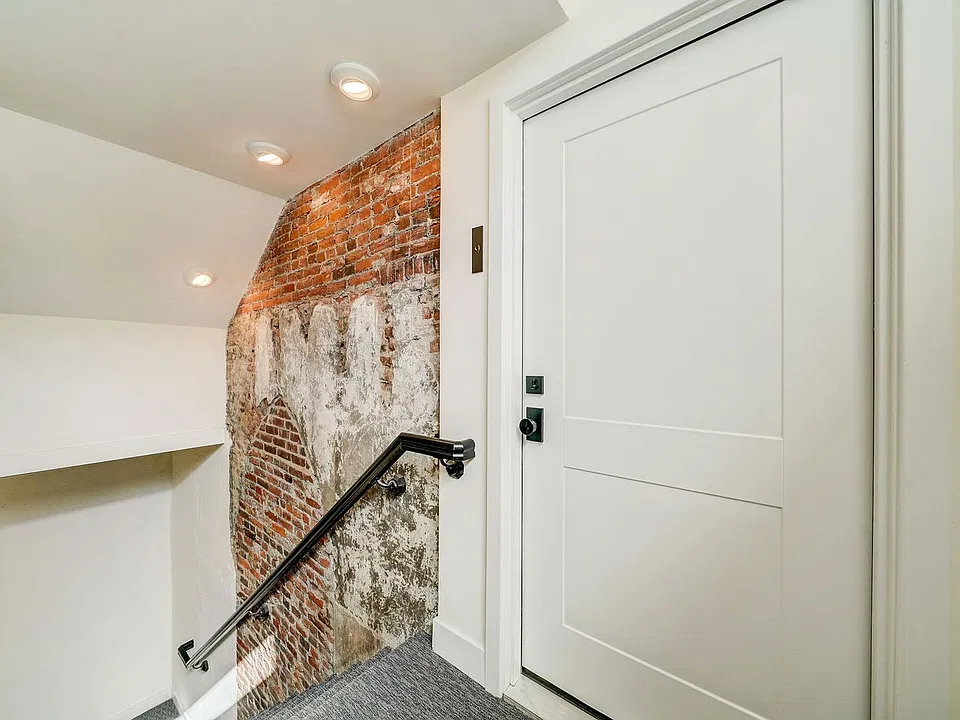 Building Photo 5