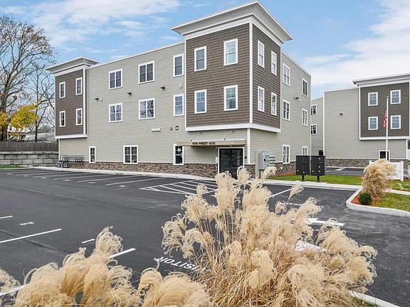 2nd image of 479 West Ave Unit 303