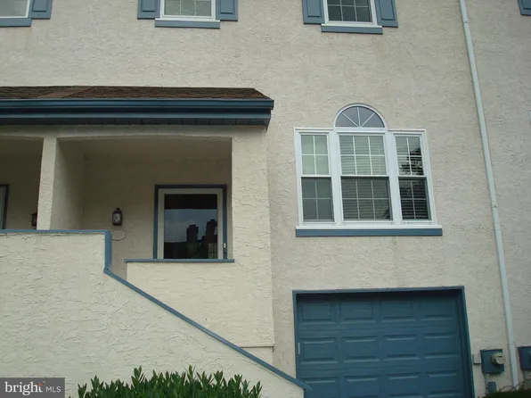 1704 Stoneham Dr, West Chester, PA 19382