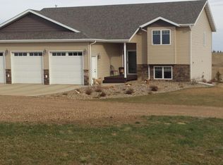 3574 104f Ave SW, Dickinson, ND 58601