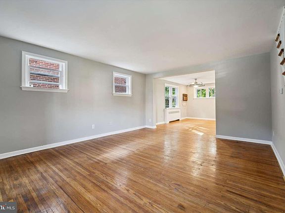 4th image of 2350 Highland Ave
