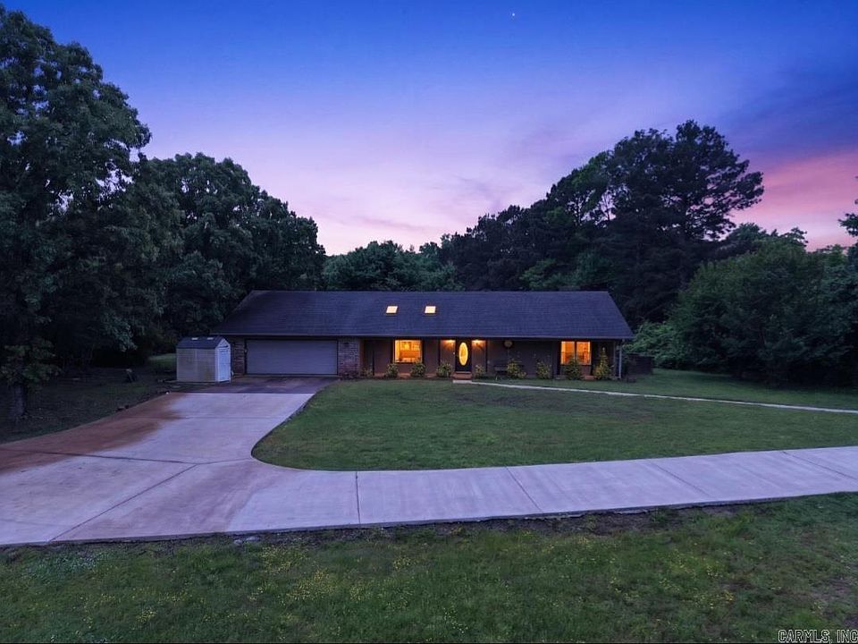 1st image of 121 Rolling Meadows Ln