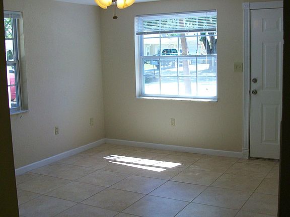 3rd image of 1112 Charlotte Ave