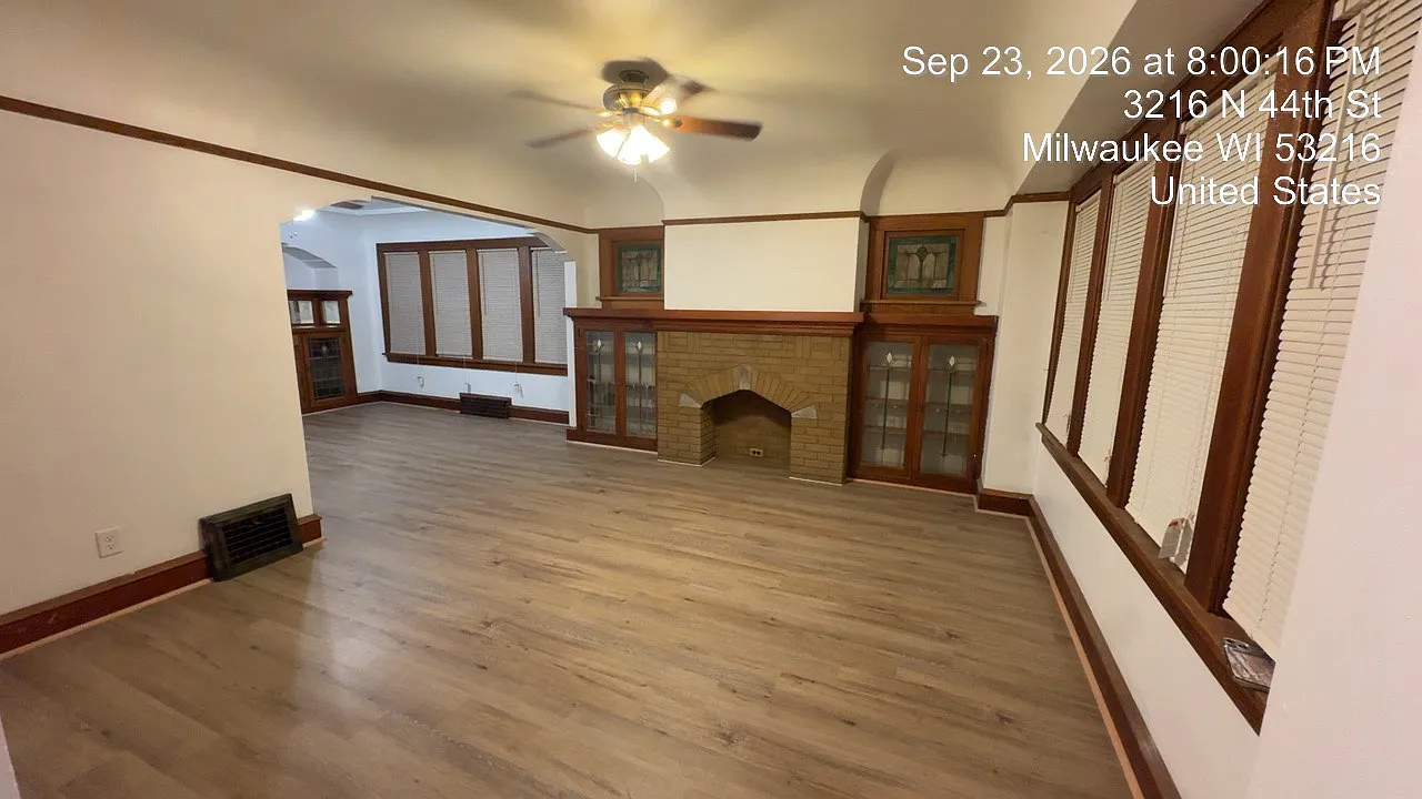 2 bed, 1999 sqft, $1,300 — Photo 1