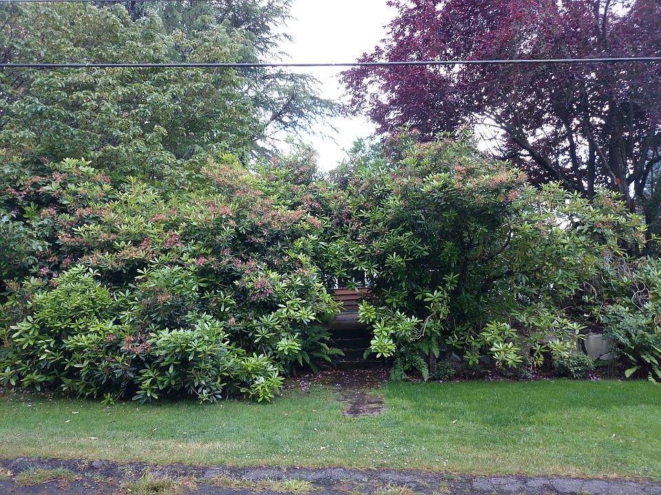 2nd image of 2753 NE 92nd St