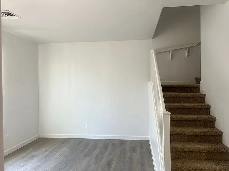 1426 E Romley Rd — Photo 12