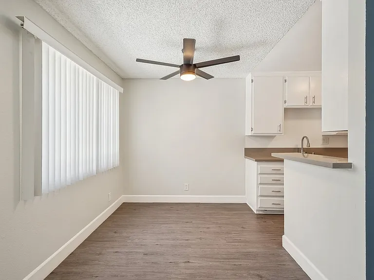 245 South Serrano Ave — Photo 59
