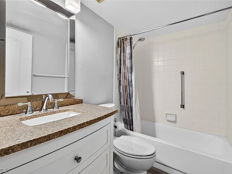 7430 Lake Breeze Dr #313 — Photo 20