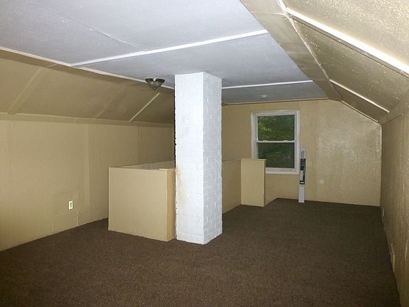 4th image of 15365 Sussex St